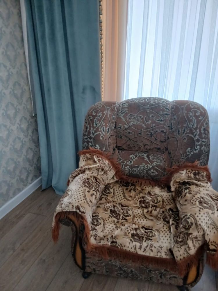 Диван раскладной и 2 кресла срочно!