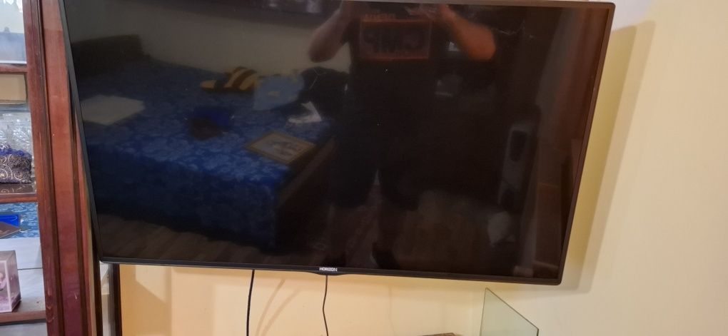 Smart tv Horizon 110 diagonala
