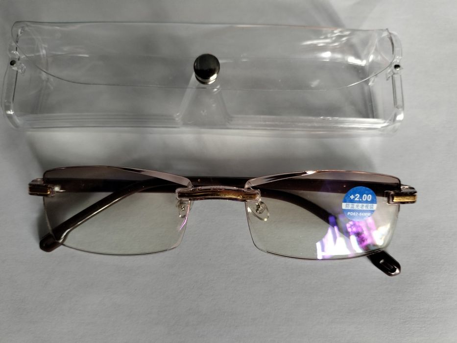 Продам очки для чтения компьютера хамелеон