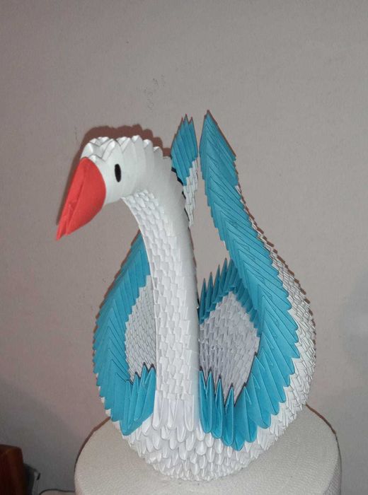 Origami, lebădă, făcută manual