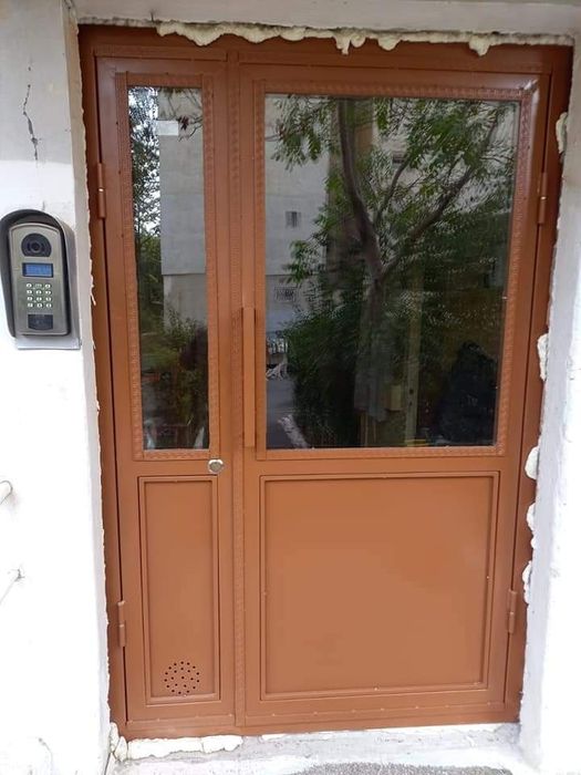 Ușă metalică intrare în bloc constanta