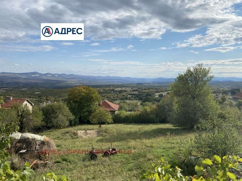 Парцел в Враца, област-с.Челопек площ 1470 цена 67000