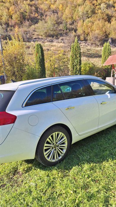 Vand Opel insignia  2012 .Motorizare 1,9  Diesel Euro 5