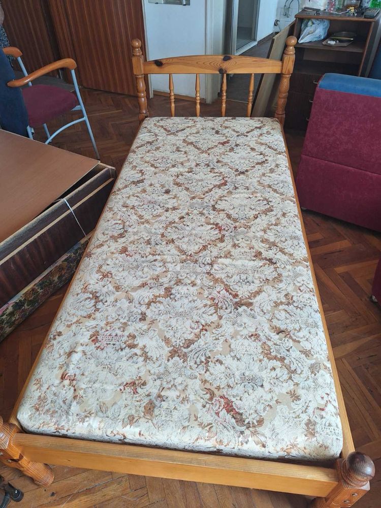 Продава се сепаре/легла