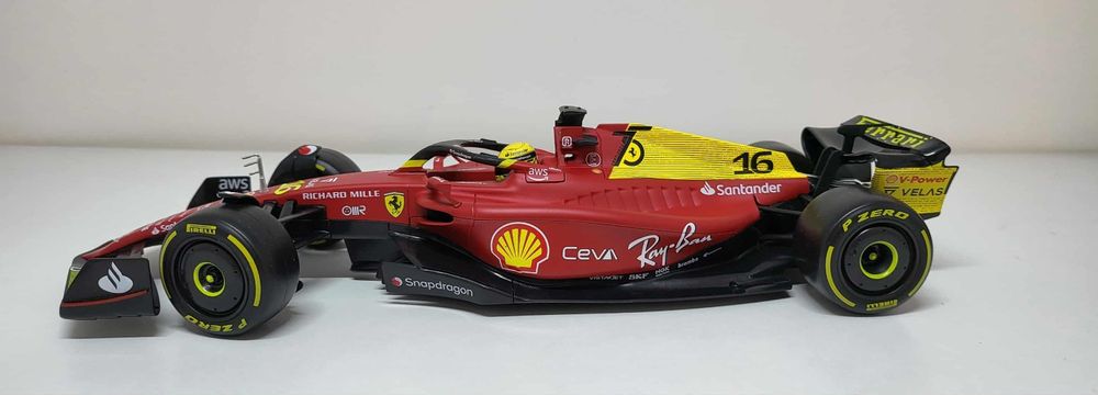 Machetă Ferrari F1-75 Leclerc 1/18 Bburago