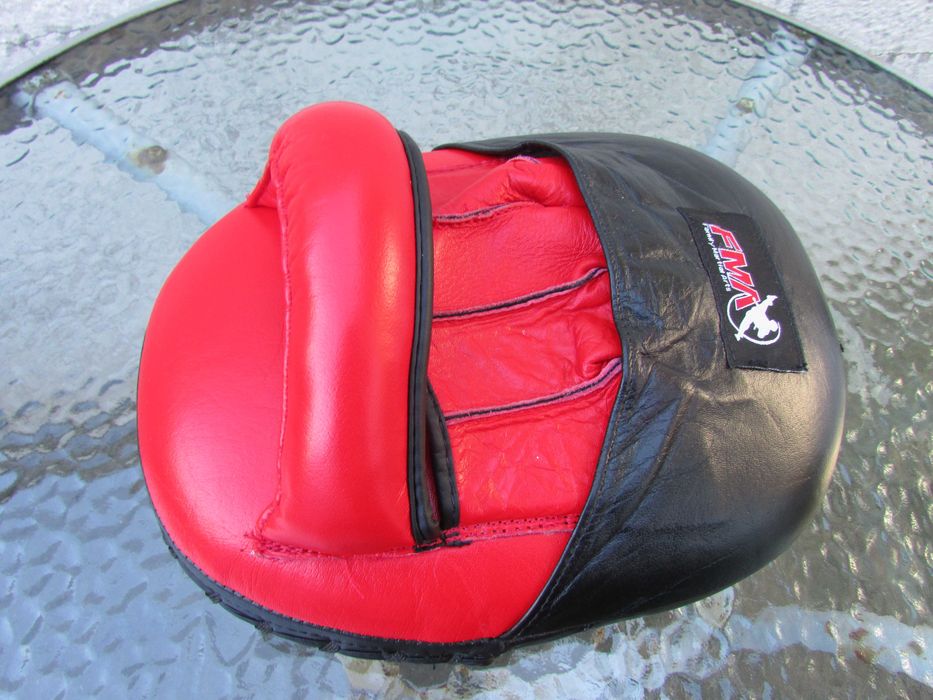 Екипировка за карате - кик бокс FMA