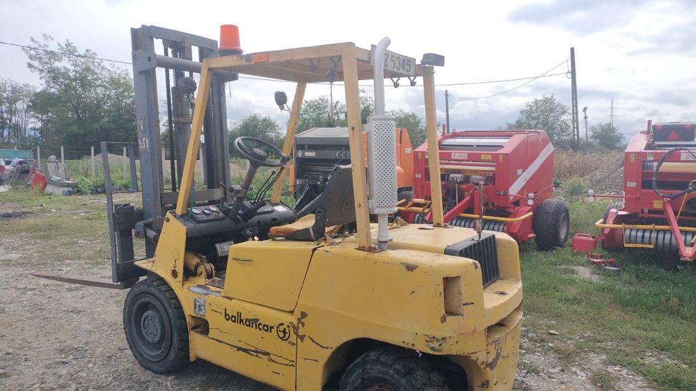 Vând motostivuitor Balkancar 3.5T!