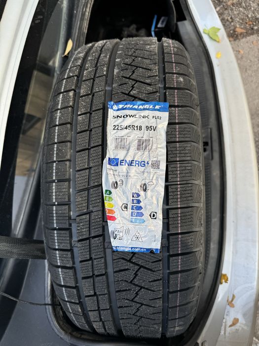 Новая шина triangle 225/45/18 одиночка зимняя
