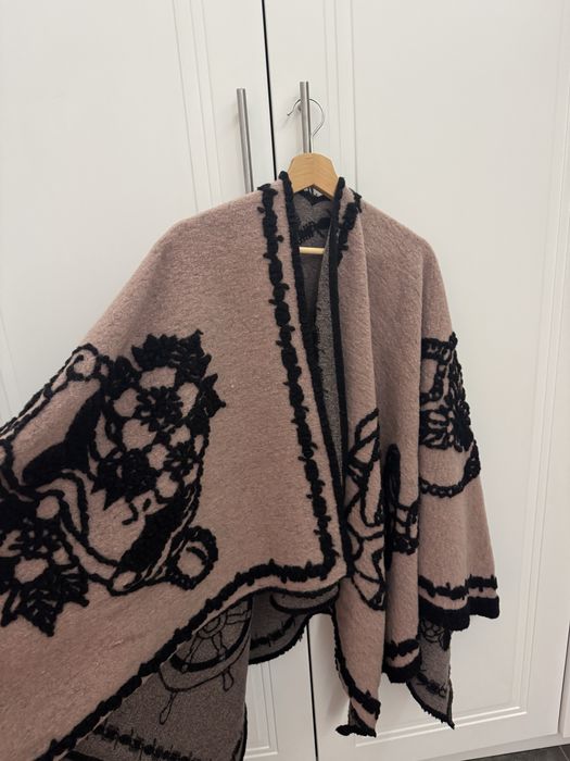 Стилно дамско пончо