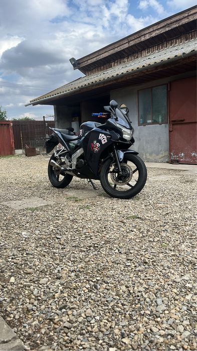 Vand honda cbr 125 jc 50