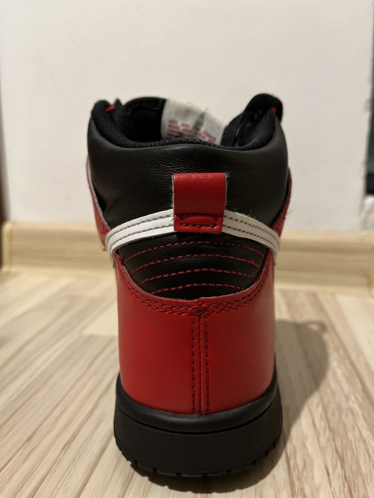 Nike dunk high red and black. Numar 38.5 eur