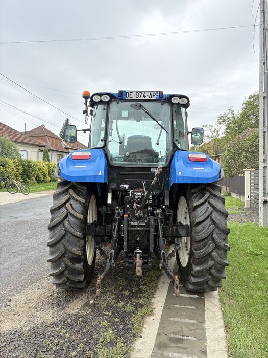 Tractor New Holland T 5.105  vopsea originala stare exceptionala