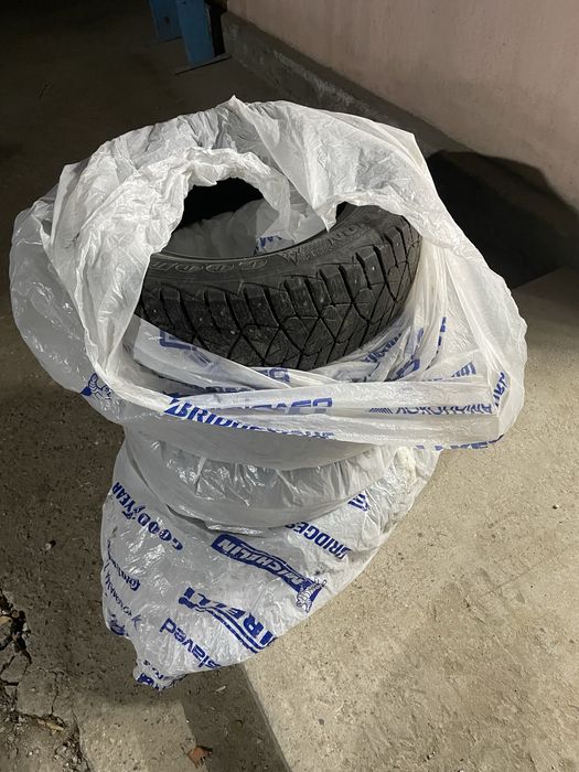 Зимние шины Goodyear
