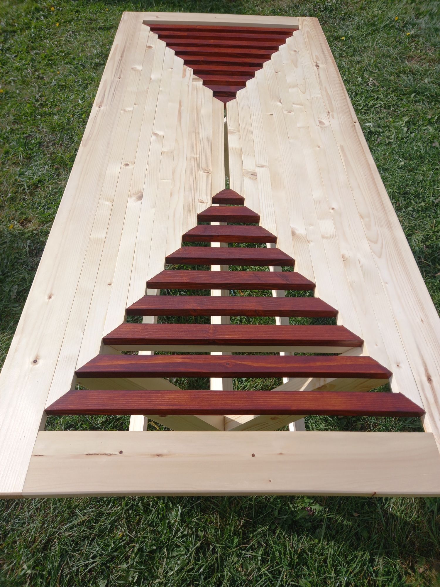 Masă din lemn  de brad lucrată manual  pentru terasă.,foișor,