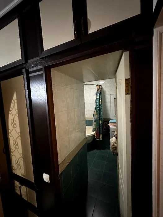 Ц2 17- maktab yonida 4/4/4 90m2 sotiladi !!!