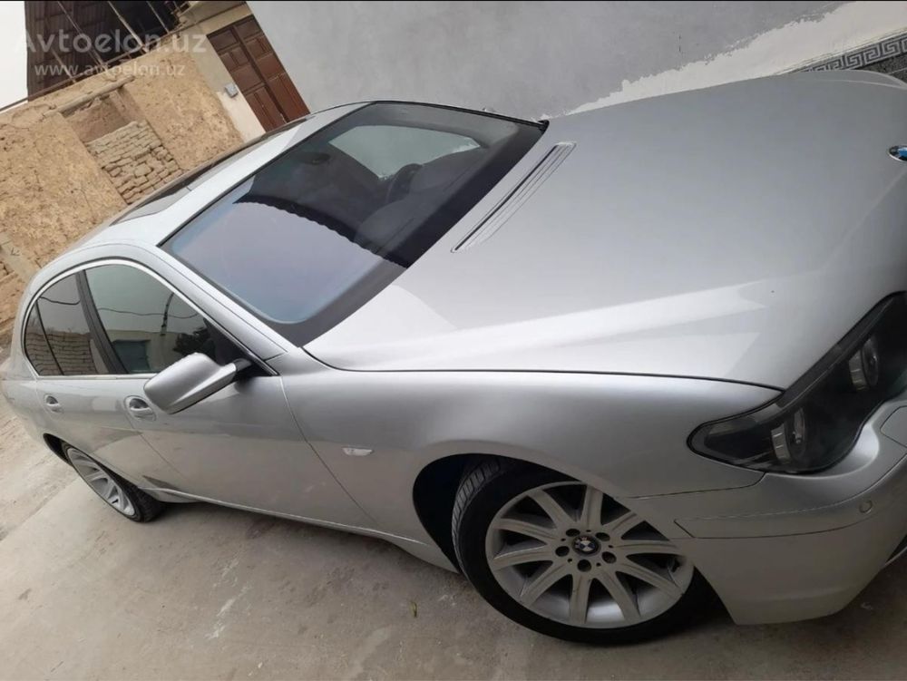BMW E65 735i 2001-года
