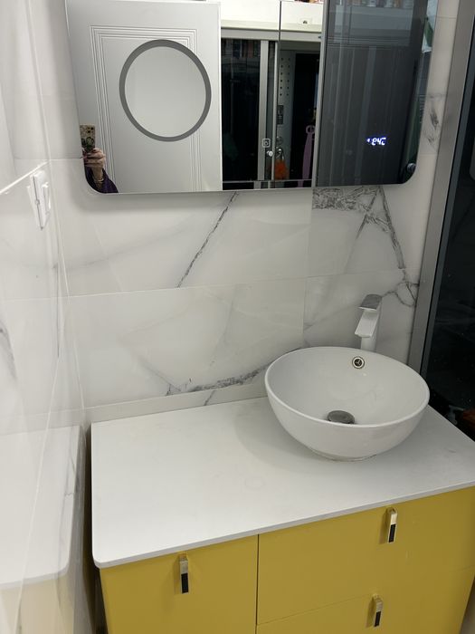 Dulap suspendat de baie,cu chiuveta  si oglinda cu dezaburire,lupa