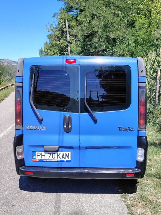 Vand renault  trafic 2004 8+1