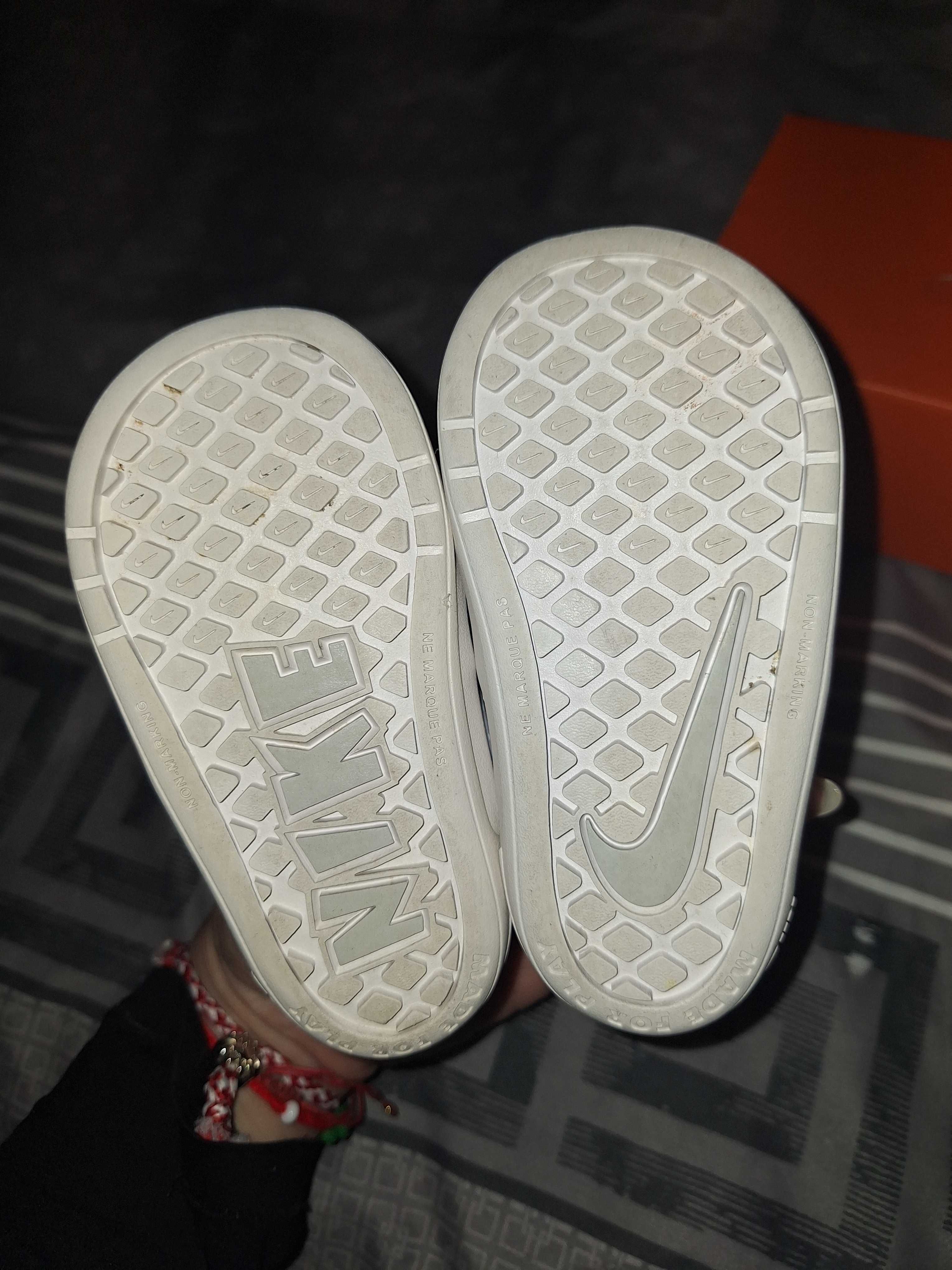 Маратонки Nike Pico 21