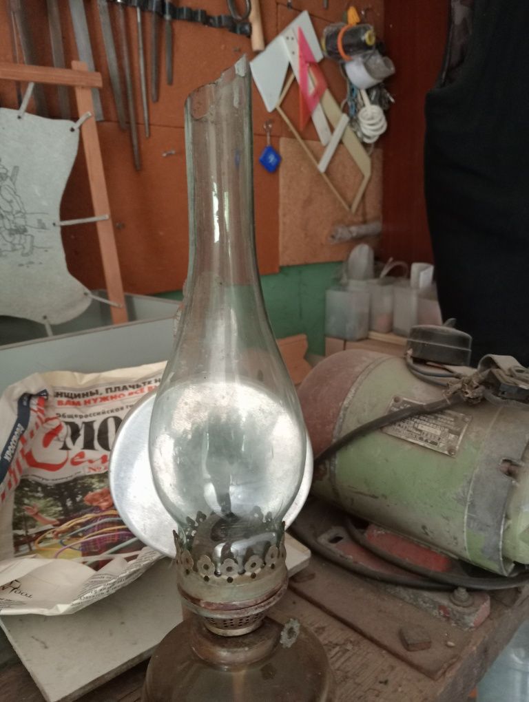 Продам лампу керасиновую