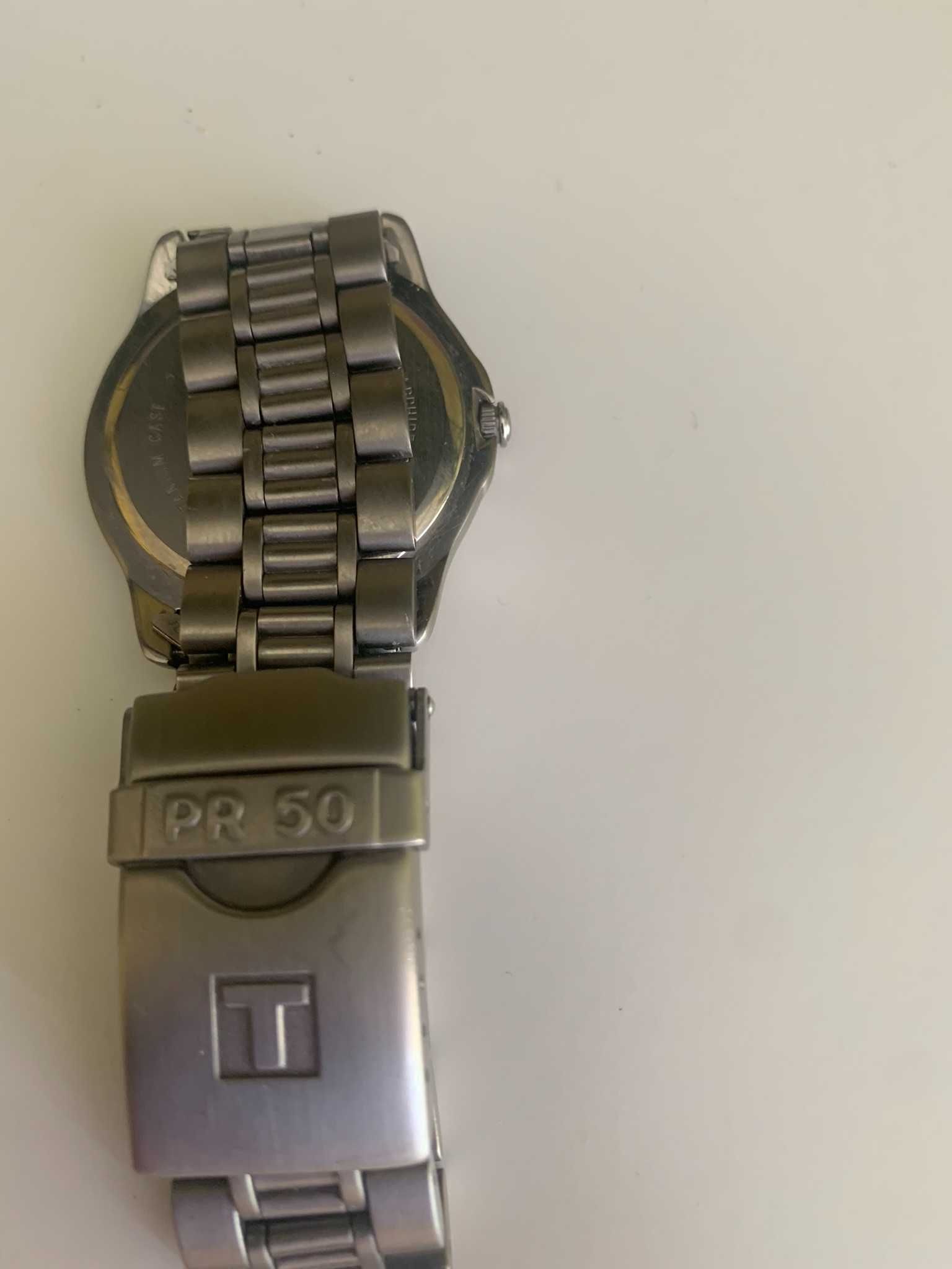 Продавам часовник Tissot