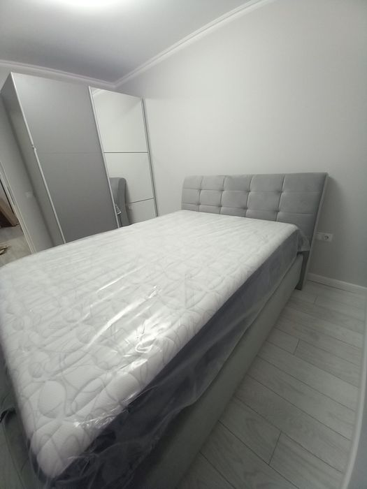 Închiriez apartament 2 camere.