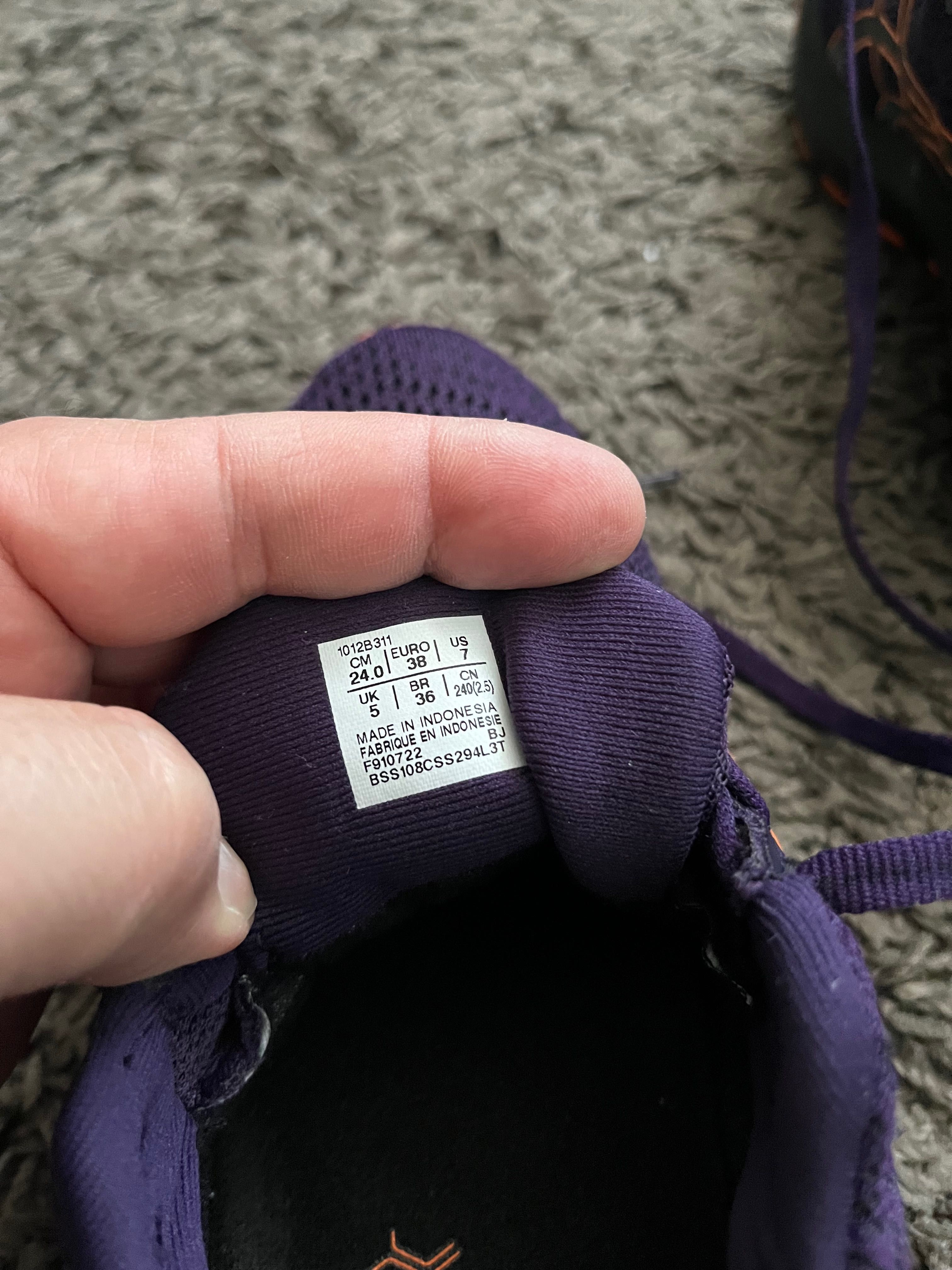 Маратонки Asics Нови