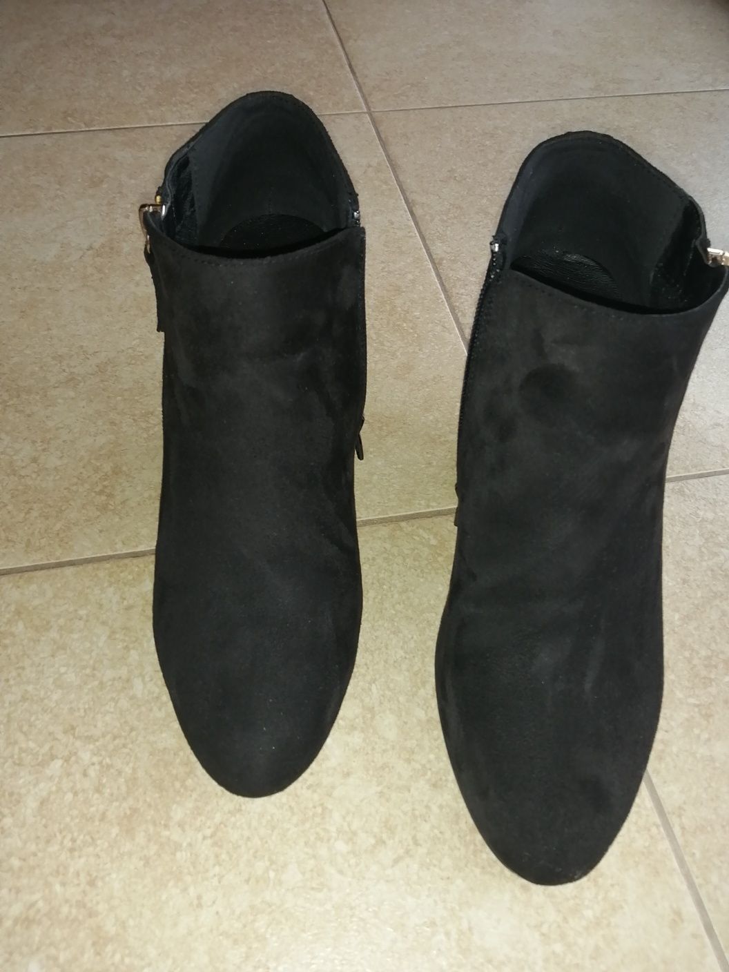 Botine piele intoarsa 40