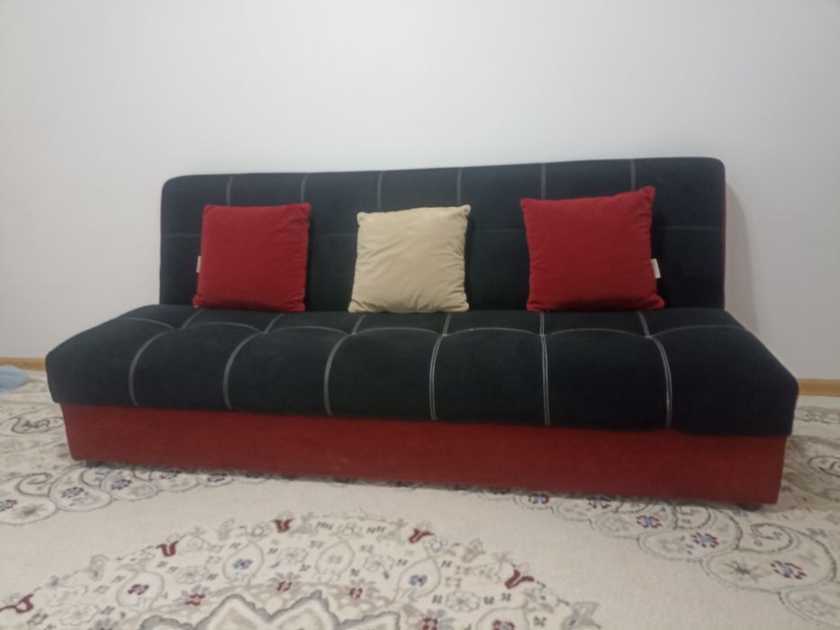 Срочно продам диван