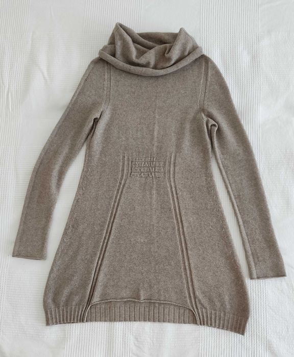 Седем зимни рокли и три други