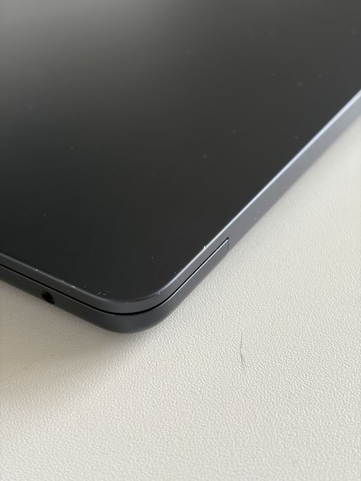 MacBook Air M2 13.6” 8GB RAM 256GB SSD