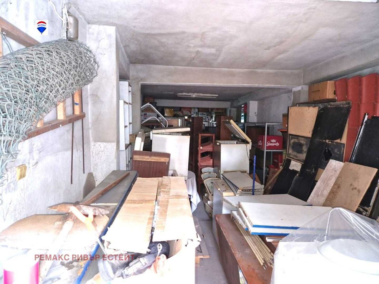 Гараж за продажба кв. Дружба 2