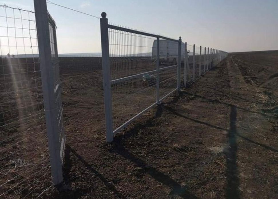 Garduri din plasă sau tabla cutata