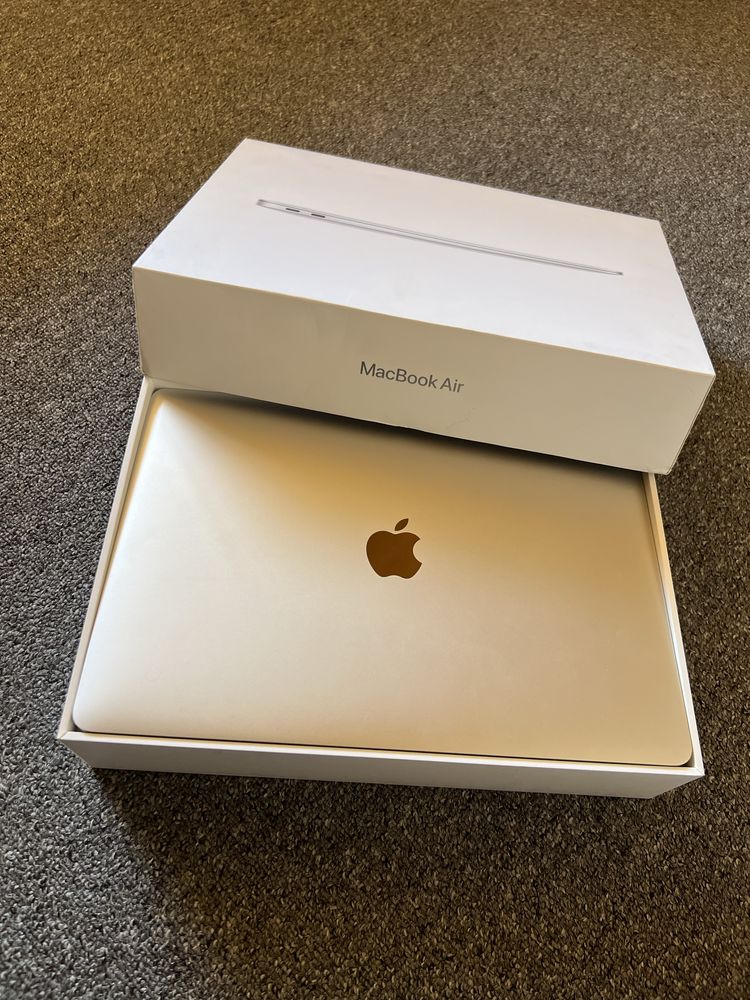 Macbook Air M1.