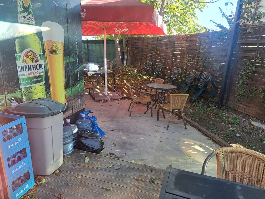 Продавам работещ павилион за скара