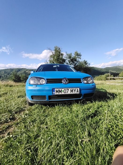 Vând golf 4 turbina a luat-o pe ulei