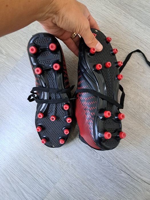 Vând papuci marimea 35