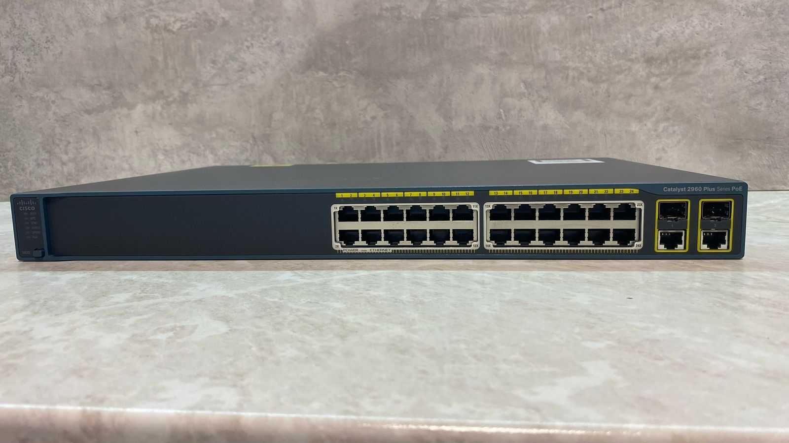 Коммутатор Cisco 2960 Plus 24-портовый
