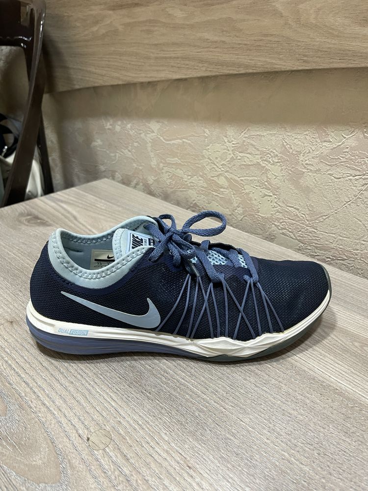 Кроссовки Nike б/у, оригинал