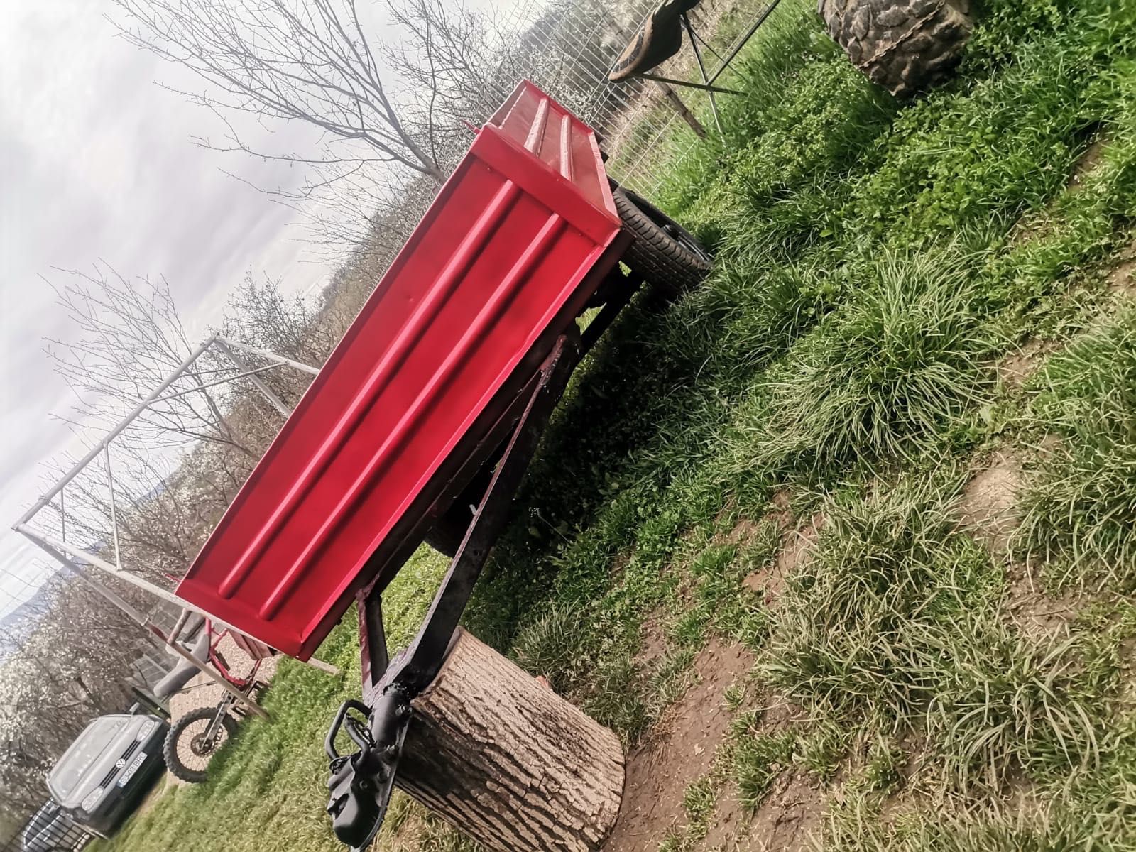 Vând remorcă de tractor