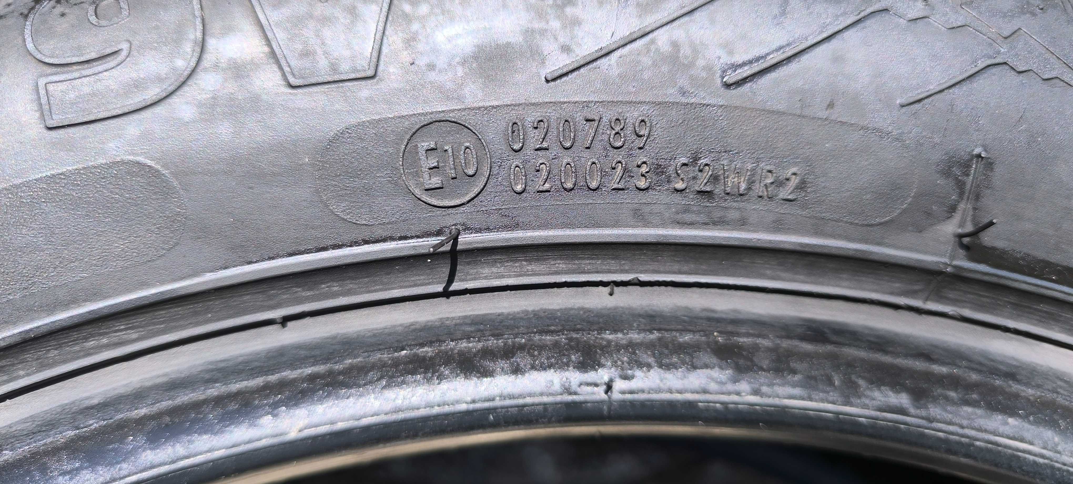 Зимни гуми 215/55/18 - 4бр.