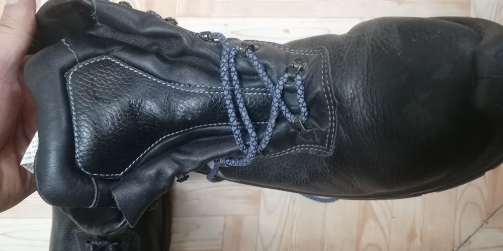 Продам ботинки зимние