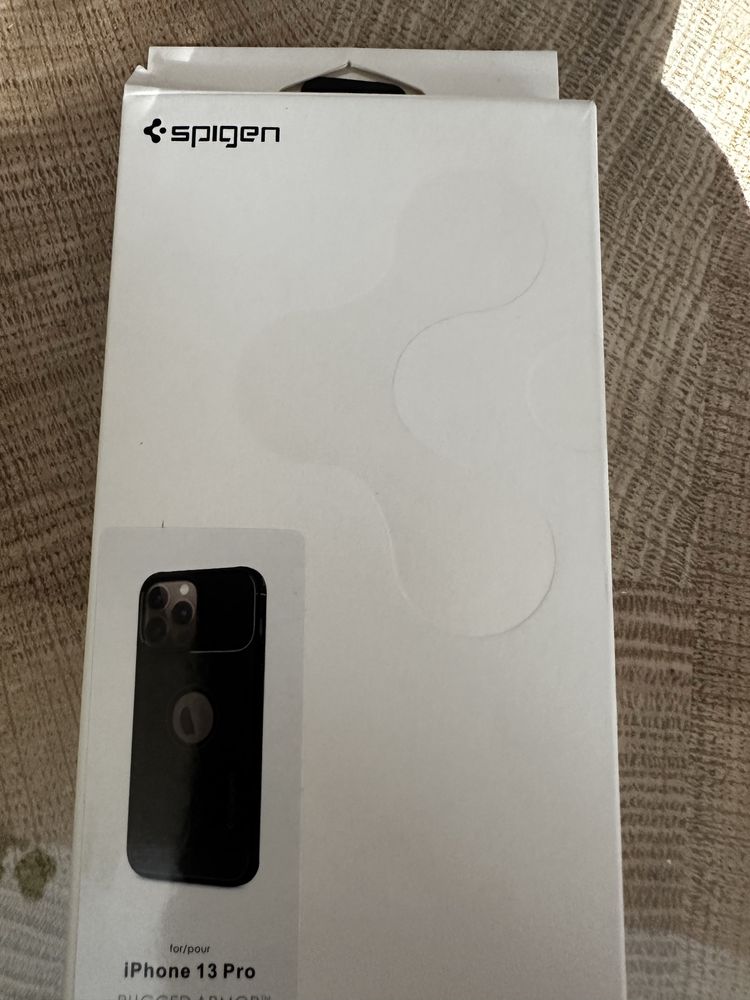 Iphone 13 pro case Spigen