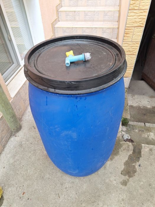 Пластмасов бидон 150 L с обръч