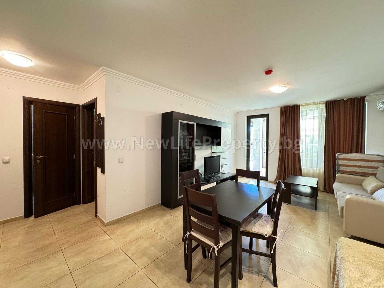 Продава се Двустаен апартамент в Свети Влас - 67 кв.м за 1642 €/кв.м - Снимка #2