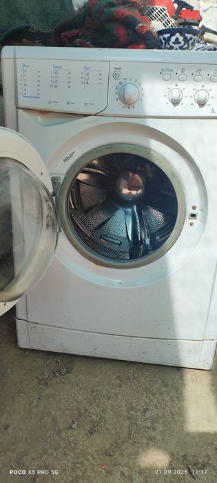 Продаётся стиралка INDESIT на запчасть