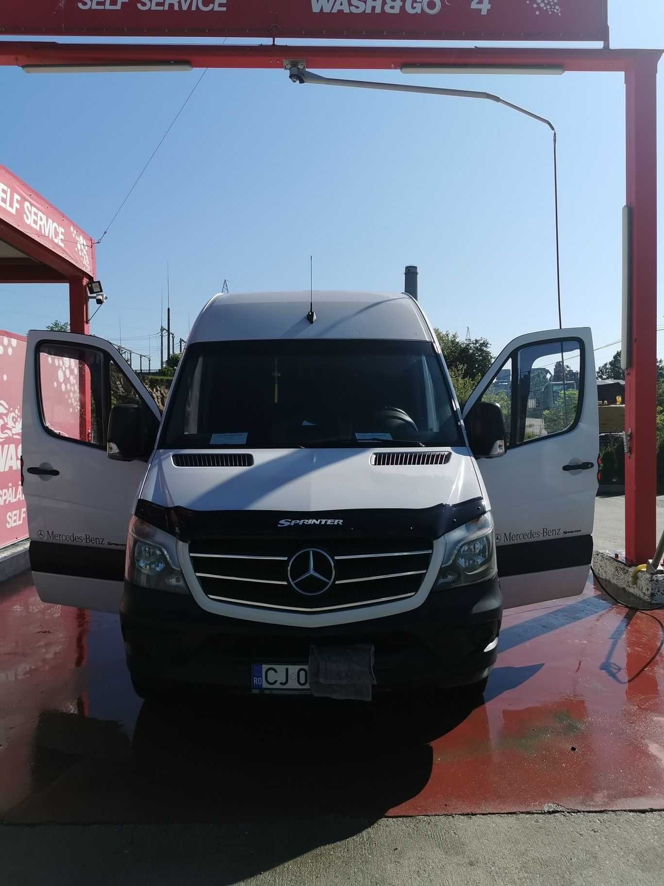 Inchiriez dubă/microbuz/furgoneta/autoutilitara transport marfa/mutari