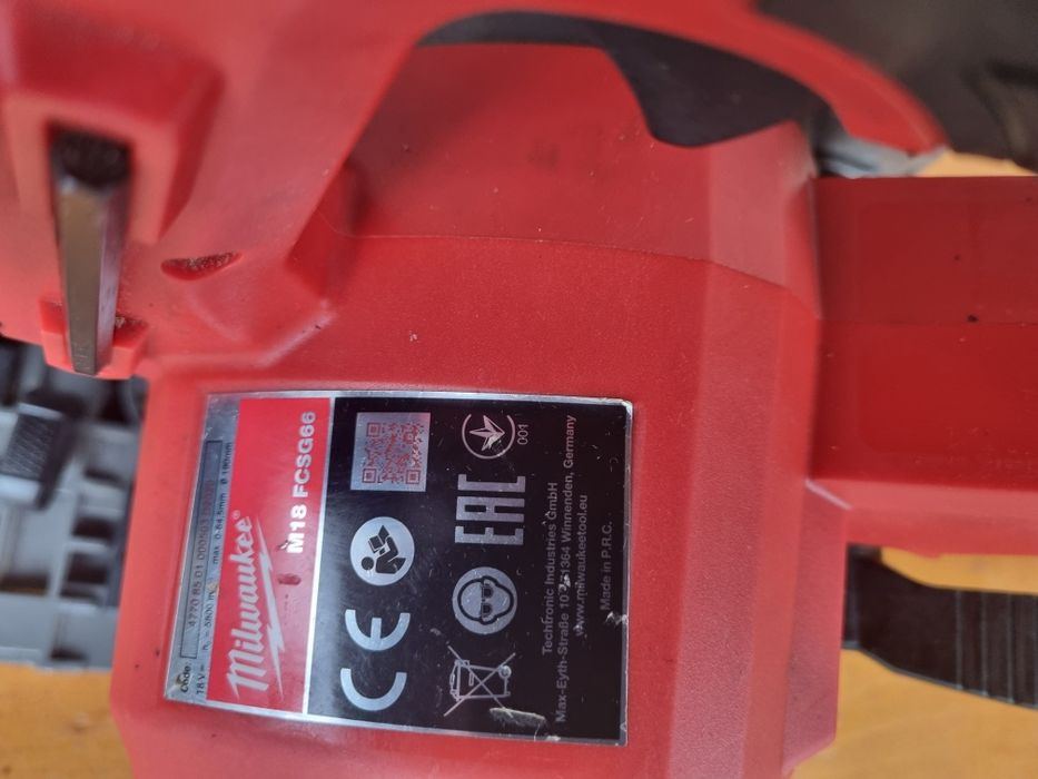 Circular milwaukee fcsg66 cu baterie 5 amperi