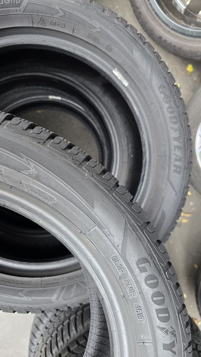 4 anvelope iarnă Goodyear 215/55/17 - 6.5 mm