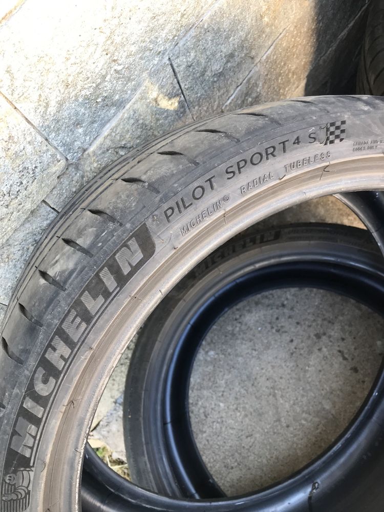 Летни гуми 2бр.235/35R19